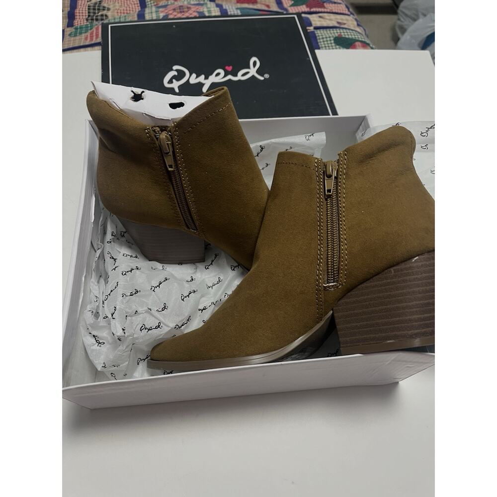 Brown suede‎ coffee color ankle boot by Cupid size 6